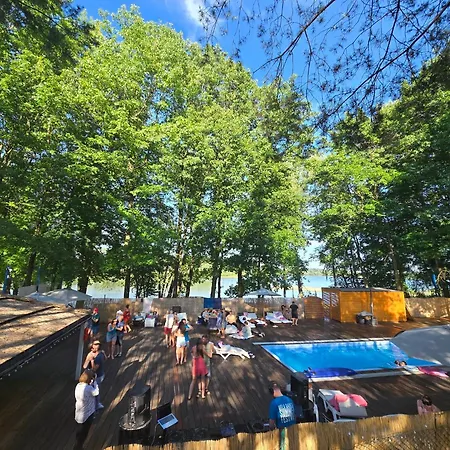 Kamp alanı Marinasurf Baza Wypoczynkowa *